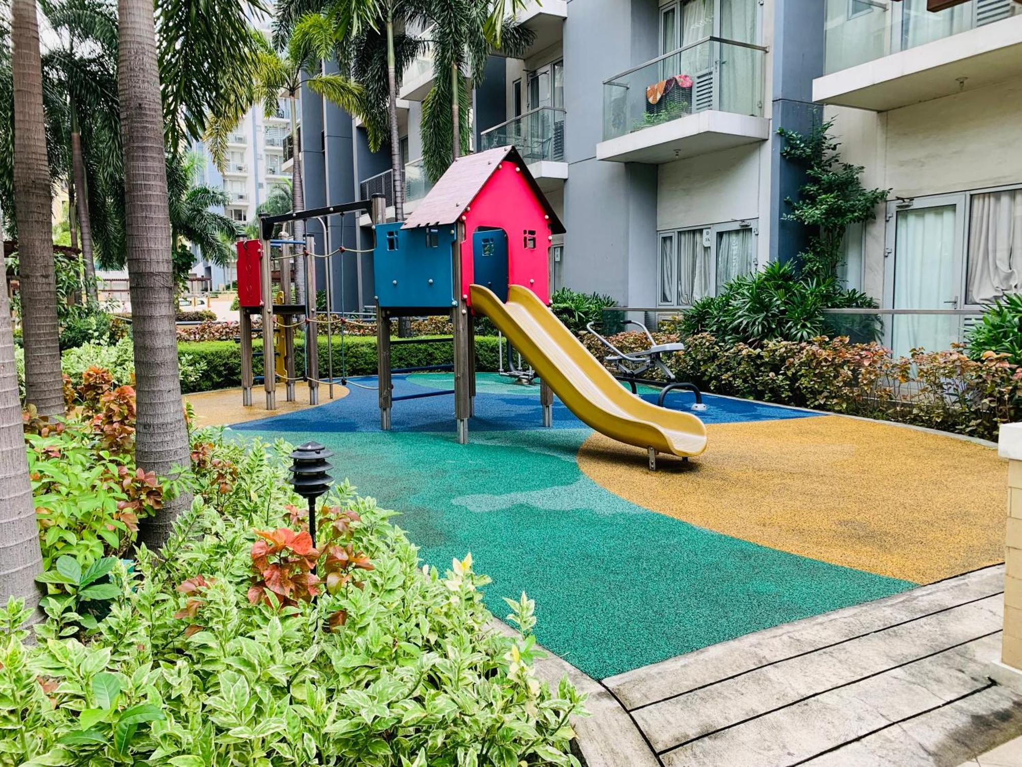One Palm Tree Villas Condominium - Studio 7Th Fl With Balcony - Across Terminal 3 Airport Pasay Buitenkant foto