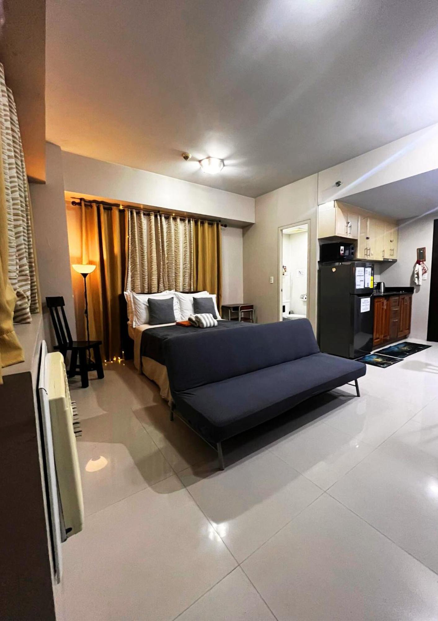 One Palm Tree Villas Condominium - Studio 7Th Fl With Balcony - Across Terminal 3 Airport Pasay Buitenkant foto