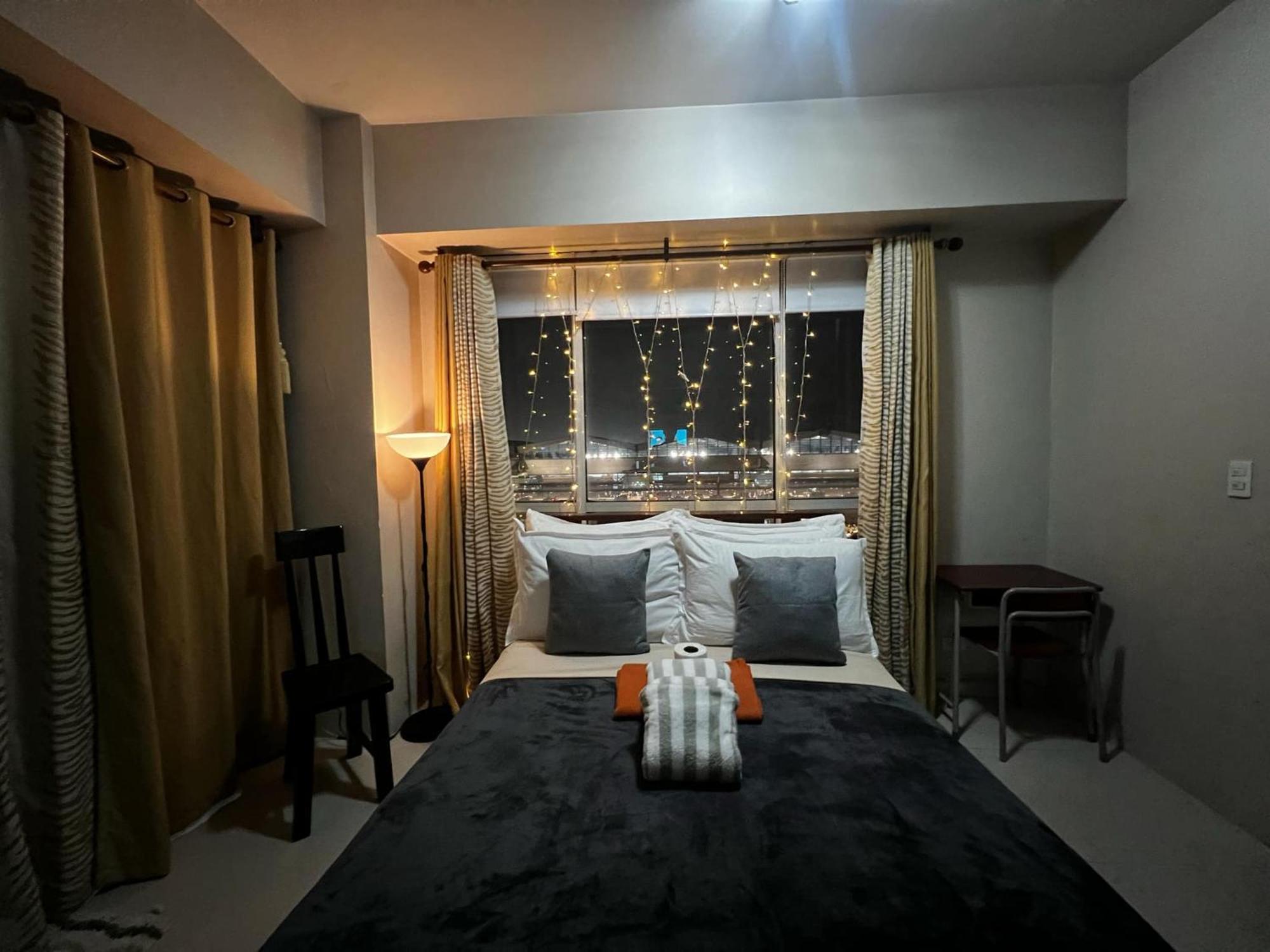 One Palm Tree Villas Condominium - Studio 7Th Fl With Balcony - Across Terminal 3 Airport Pasay Buitenkant foto