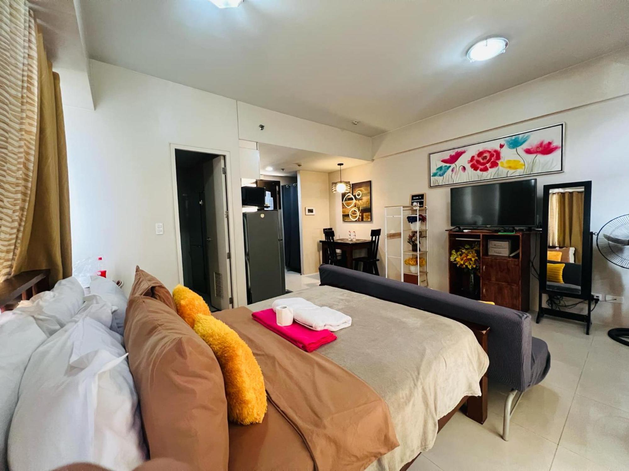 One Palm Tree Villas Condominium - Studio 7Th Fl With Balcony - Across Terminal 3 Airport Pasay Buitenkant foto