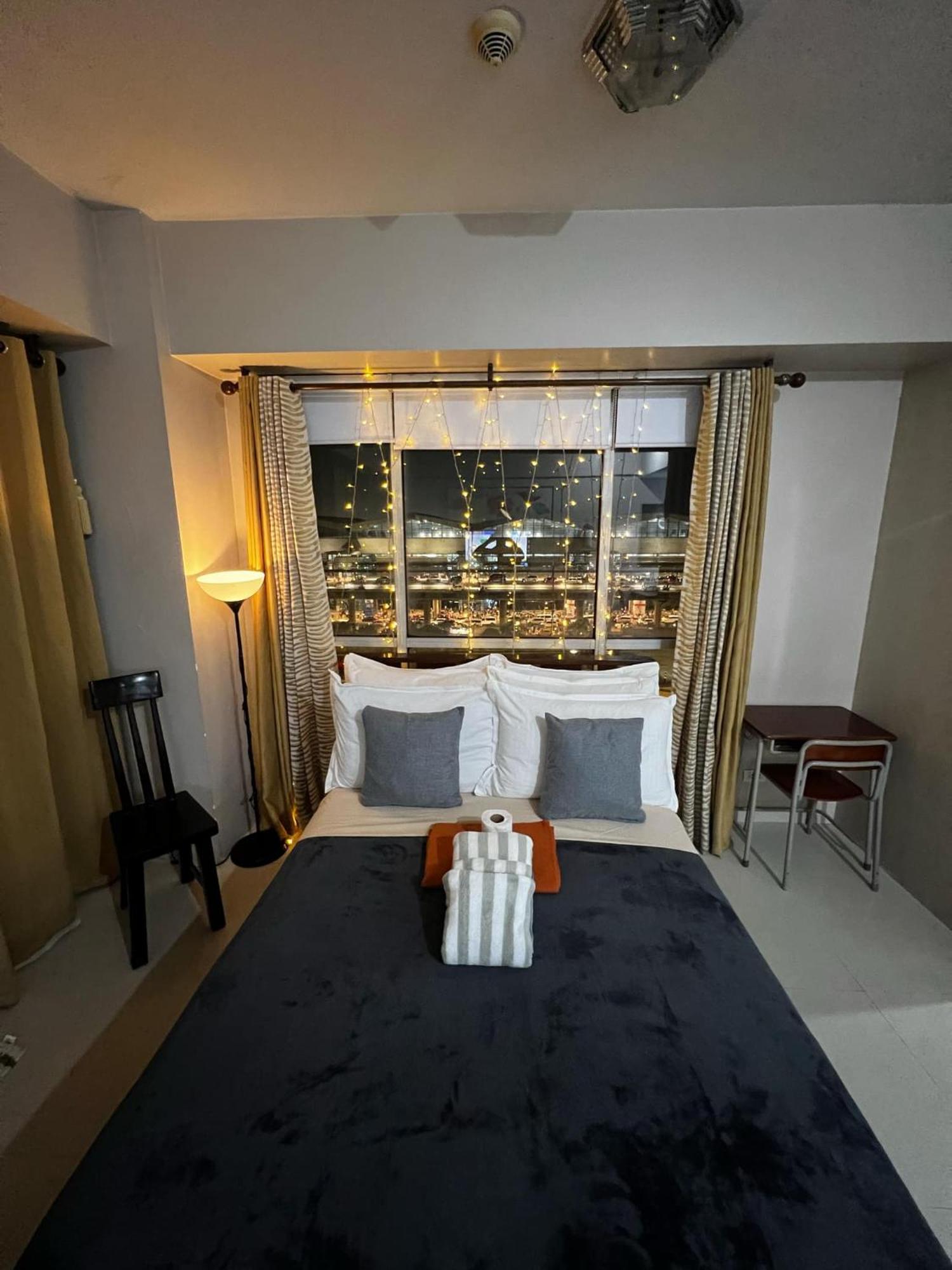One Palm Tree Villas Condominium - Studio 7Th Fl With Balcony - Across Terminal 3 Airport Pasay Buitenkant foto