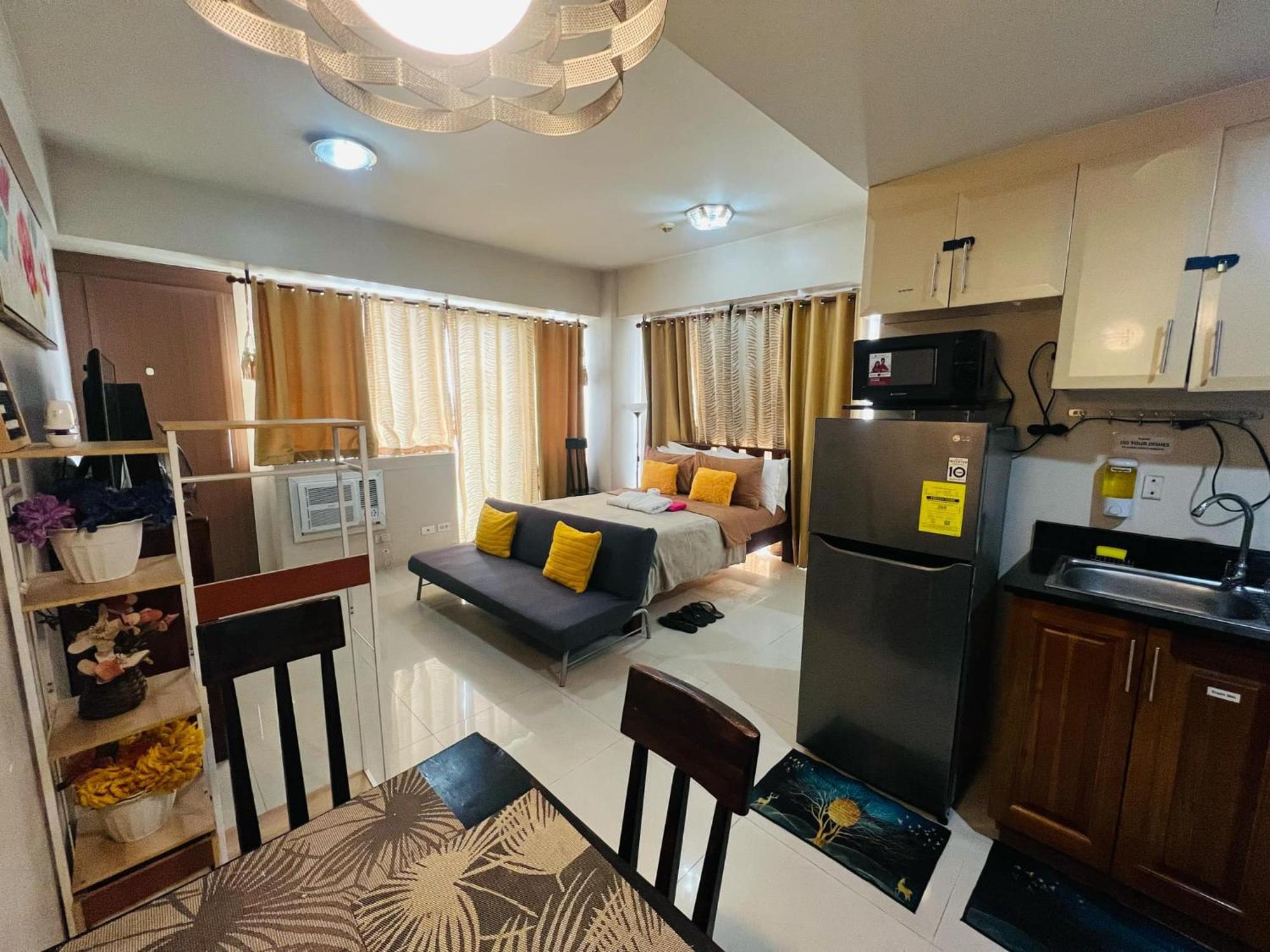 One Palm Tree Villas Condominium - Studio 7Th Fl With Balcony - Across Terminal 3 Airport Pasay Buitenkant foto